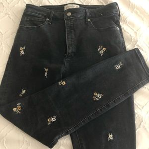 Flower embroidered dark wash jeans